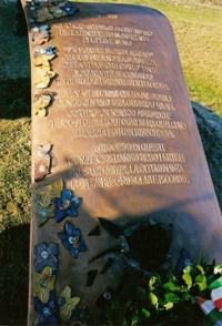 Targa in bronzo sul fiume Senio a ricordo della bonifica effettuata dalla 563ª Compagnia A.R.M. al comando del tenente Walter Mura