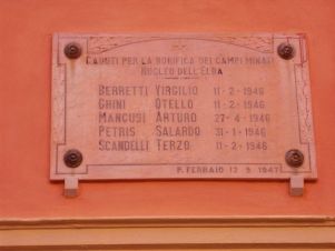 Isola d'Elba (LI) - Targa a ricordo dei rastrellatori caduti durante la bonifica dell'isola