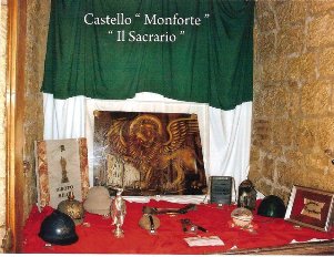 Campobasso - castello Monforte, grande bandiera a ricordo dei caduti molisani nella bonifica dei campi minati