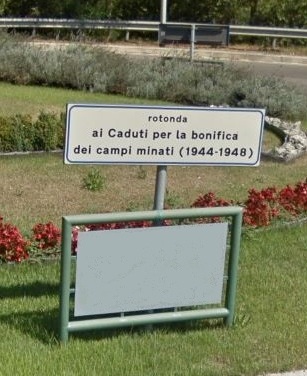 San Lazzaro di Savena (BO) - Rotonda ai Caduti della Bonifica dei Campi Minati 1944-1948